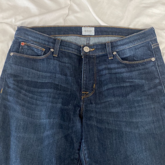 Hudson Jeans Size 31 worn only once for a couple hours . - Picture 4 of 5